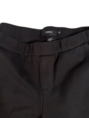 Torrid Black Stretch capri